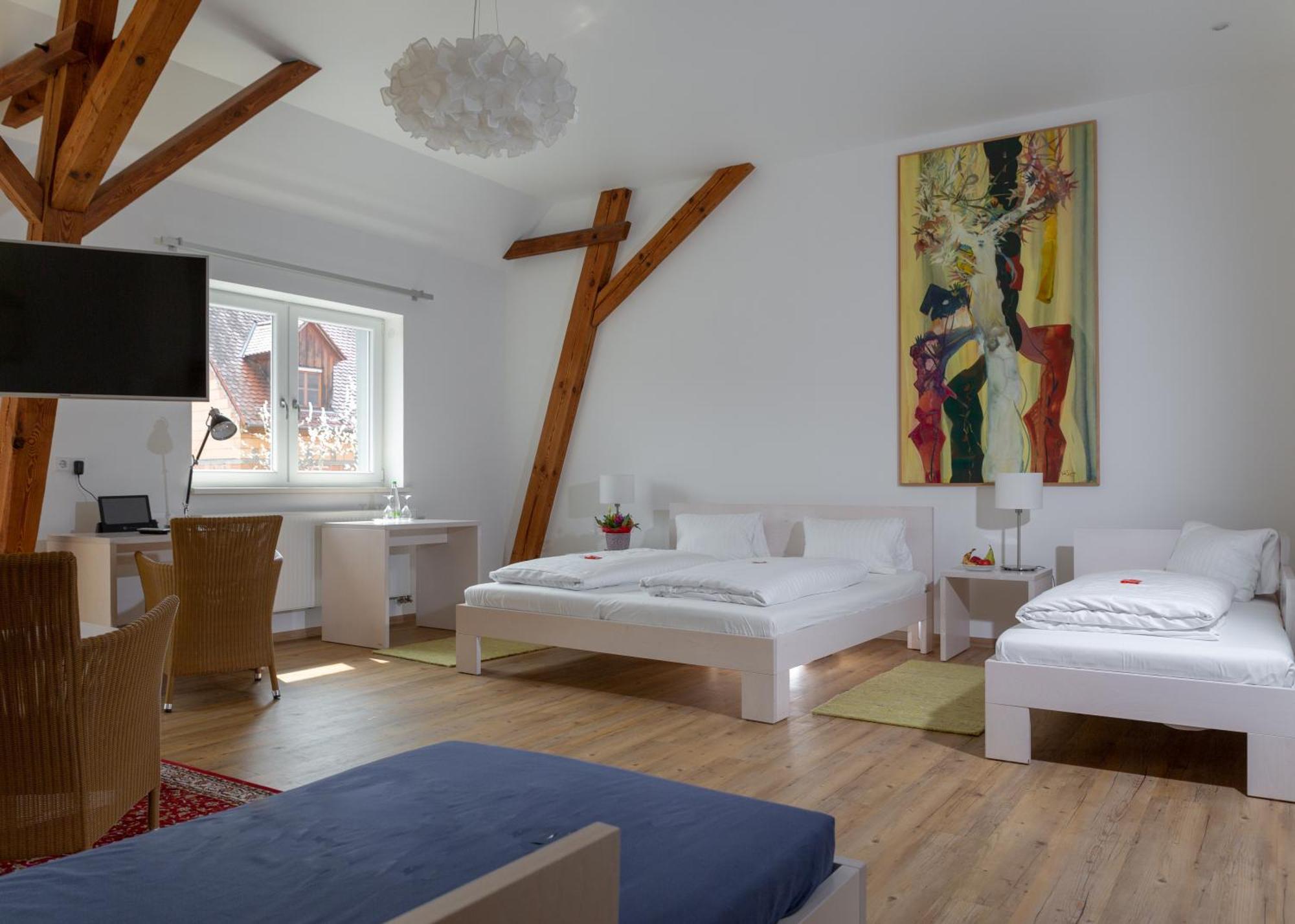 Hotel Gasthof Zum Storch Schlüsselfeld Exteriör bild