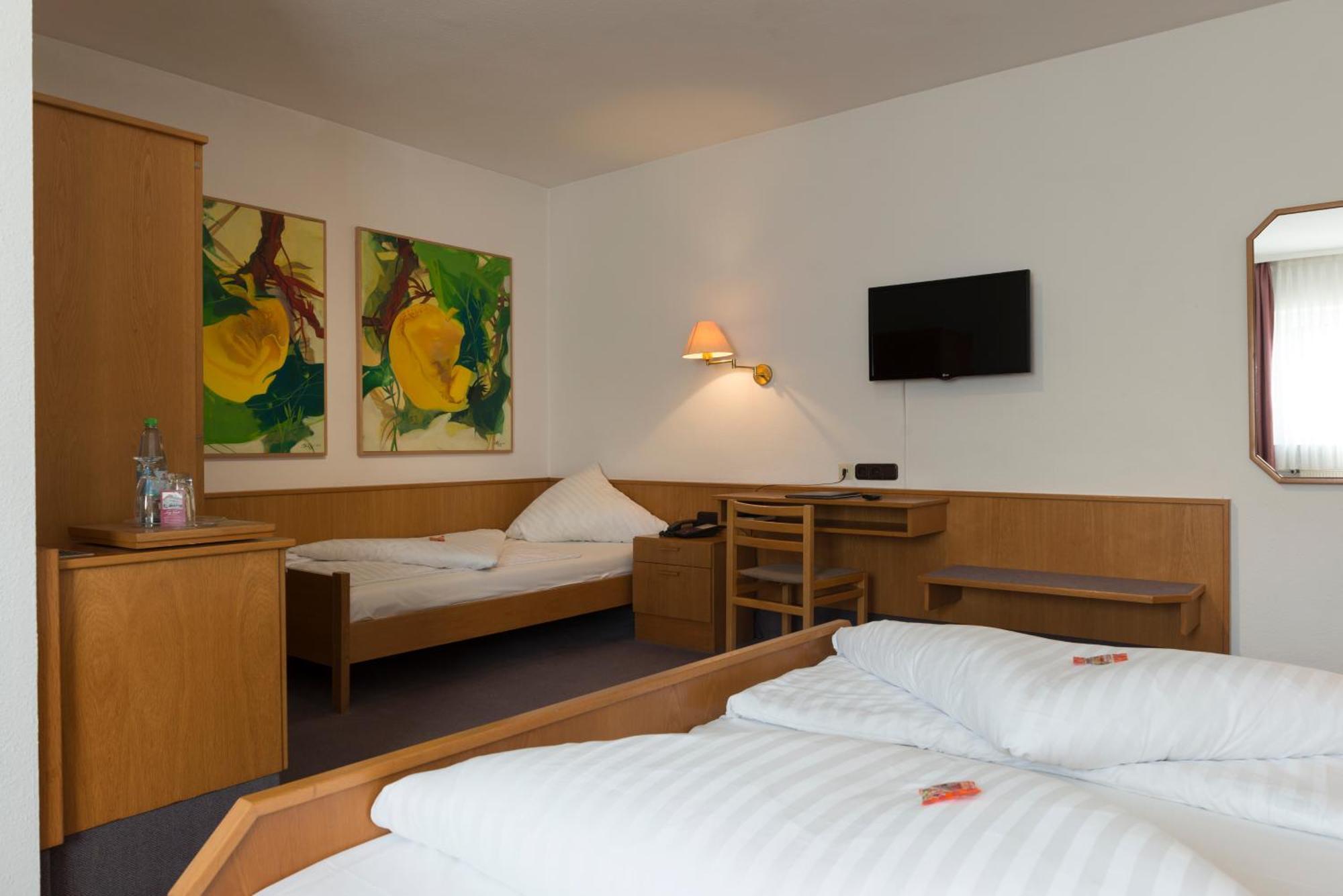 Hotel Gasthof Zum Storch Schlüsselfeld Exteriör bild