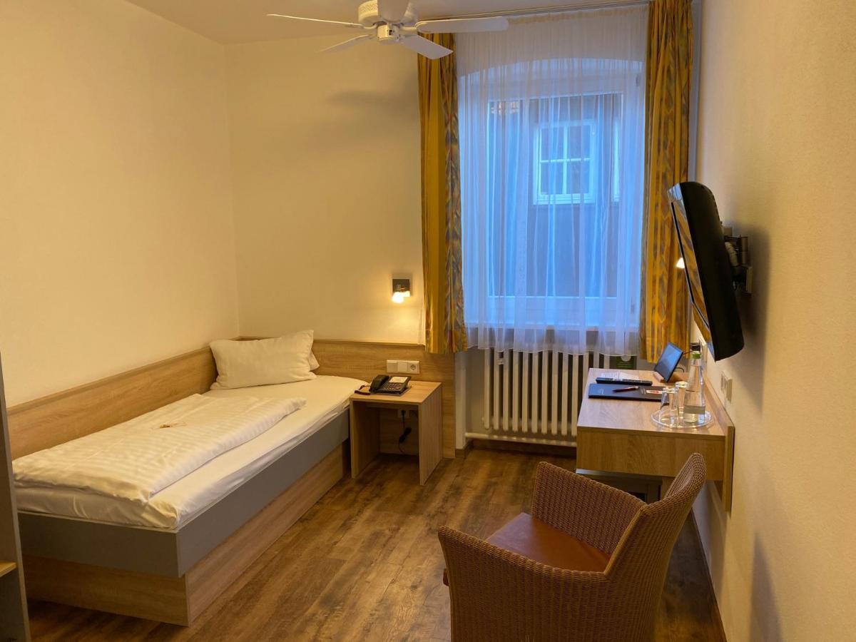 Hotel Gasthof Zum Storch Schlüsselfeld Exteriör bild